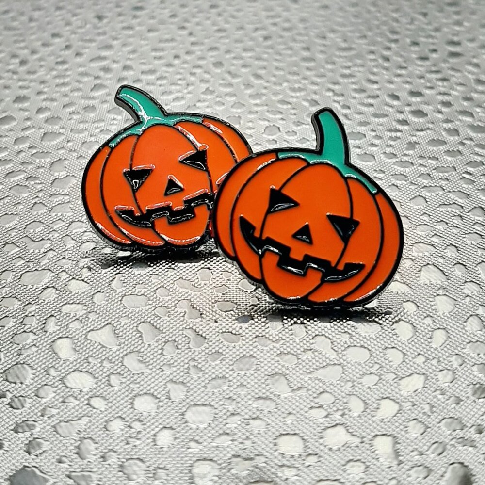 Set of 2 Cheerful Jack-o’-lantern Pins 🎃🎃